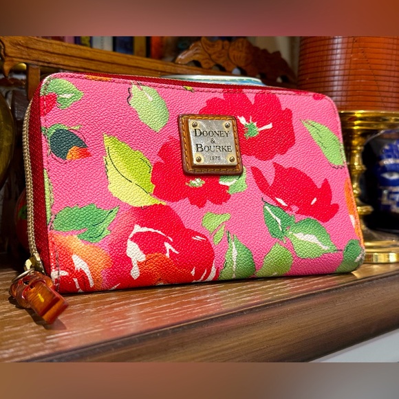 Dooney Bourke Floral Garden Roses Medium Zip Around Wallet Coated Canvas Leather - Picture 12 of 12